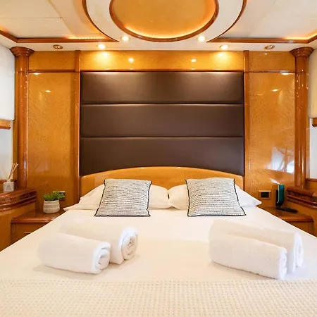 Botel Yate Presidencial Sant Adria de Besos