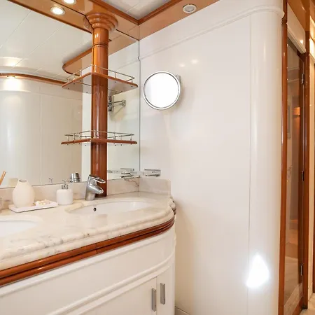 Yate Presidencial Botel Sant Adria de Besos